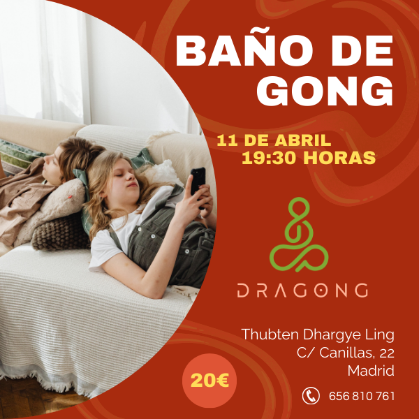 Cartel del baño de gong en el centro de Madrid en abril de 2026